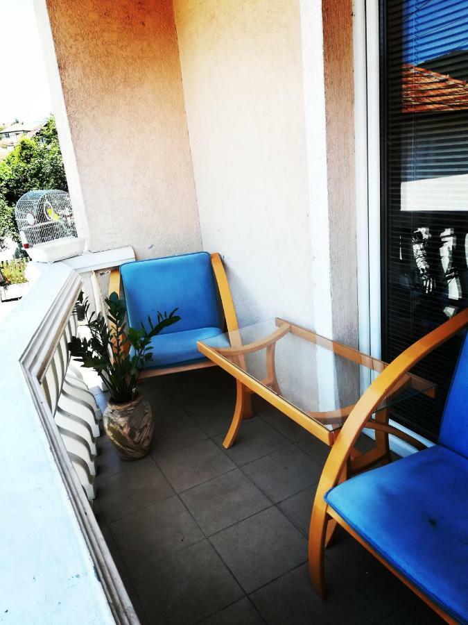 Lazaro Apartment *